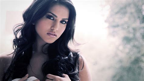 Videos featuring Sunny Leone are some of the hottest on the internet for a good reason. . Xxx video sanelone